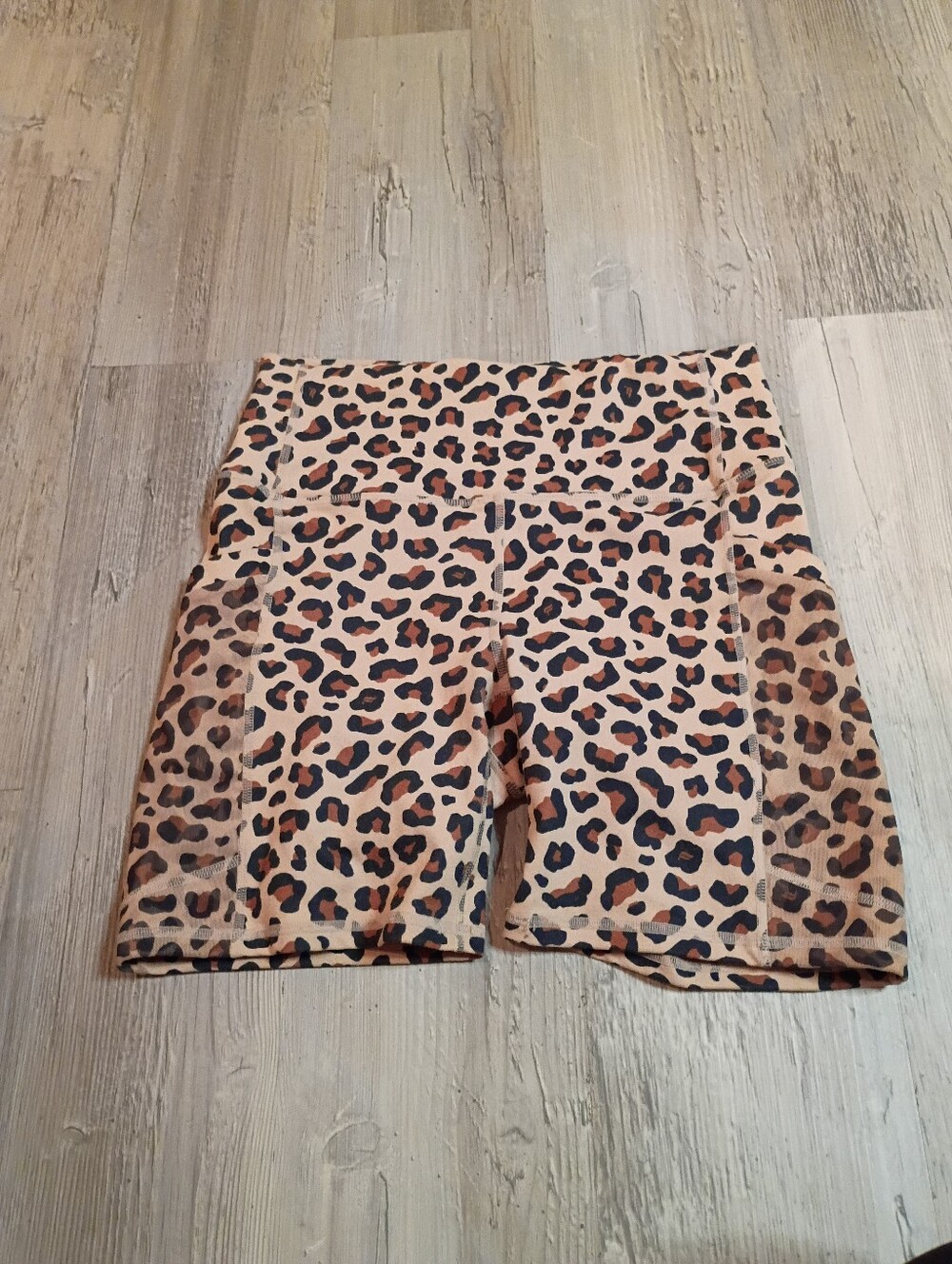 Fabletics Shorts - Picture 2 of 5